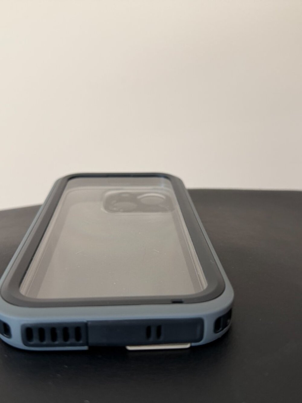 Catalyst iPhone 14 Pro Waterproof Case - Picture 8 of 15